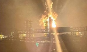 再而三：乌军无人机突袭俄列宁格勒州基里希炼油厂，引发重大火灾